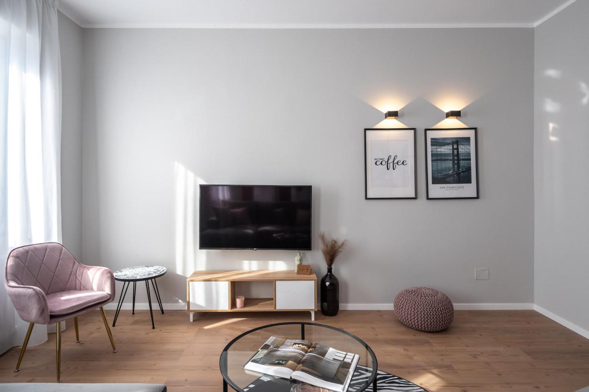 The Loft Luxury Apartments-Near The Park In The City Center บูคาเรสต์ ภายนอก รูปภาพ