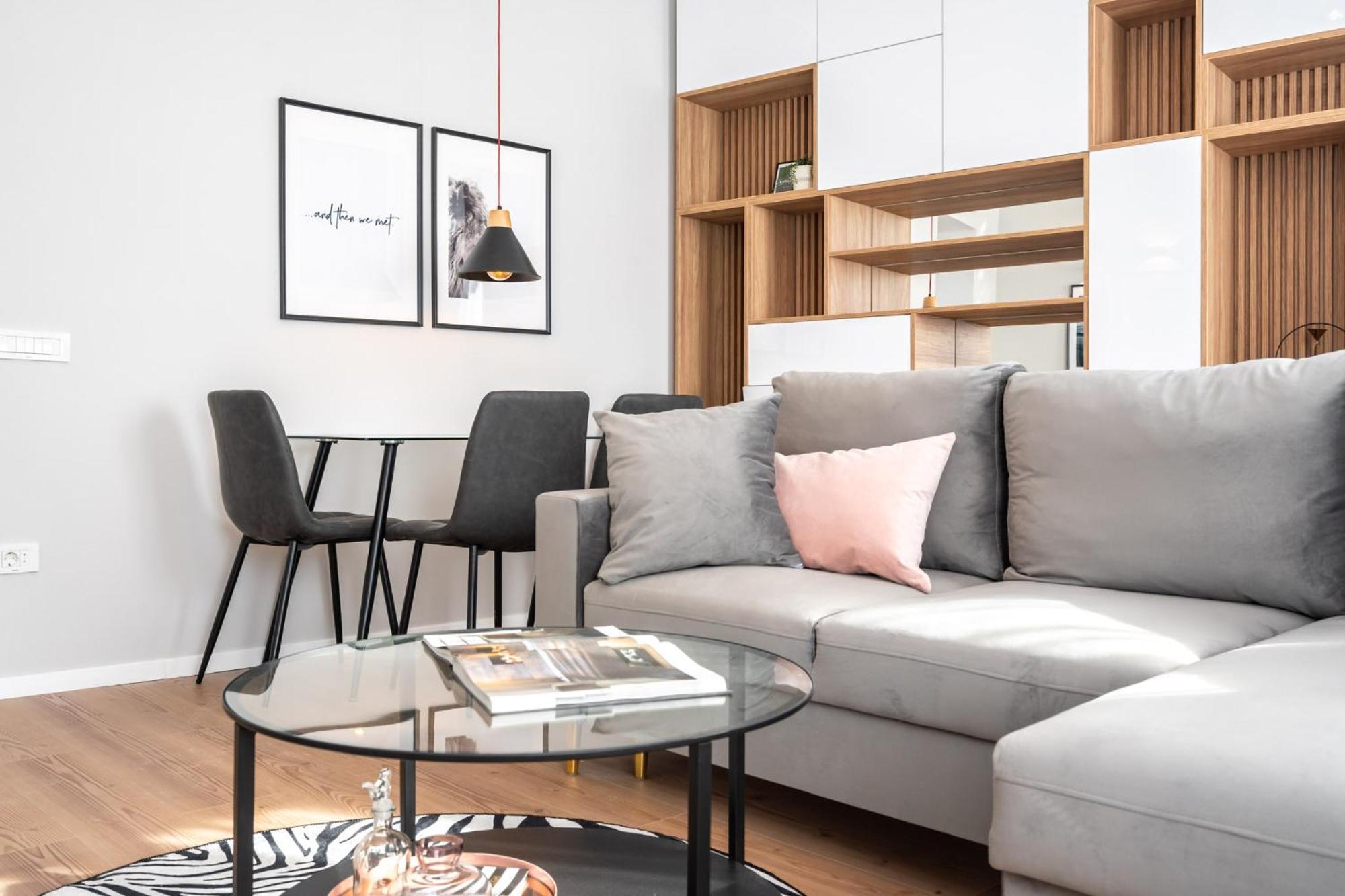The Loft Luxury Apartments-Near The Park In The City Center บูคาเรสต์ ภายนอก รูปภาพ